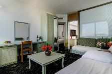 מלון קלאב הוטל טבריה, סוויטה דה-לקס עם שלושה חדרים